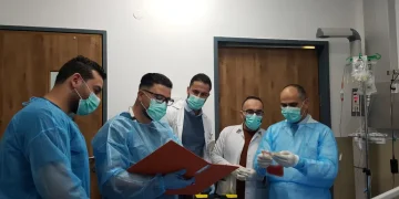 هل يعالج الأطباء الأسباب الجذرية للأمراض أم يكتفون بعلاج الأعراض؟