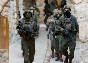 الاحتلال يعزل 80% من أراضيها.. ماذا يحدث في قرية مخماس بالقدس؟