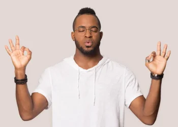 هل يعالج الأطباء الأسباب الجذرية للأمراض أم يكتفون بعلاج الأعراض؟