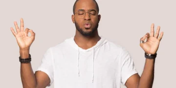 هل يعالج الأطباء الأسباب الجذرية للأمراض أم يكتفون بعلاج الأعراض؟